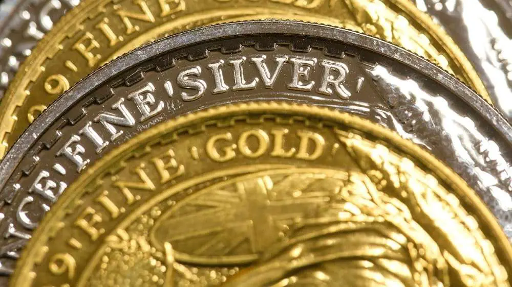 How to Invest in Gold and Silver: Surviving A Market Crash